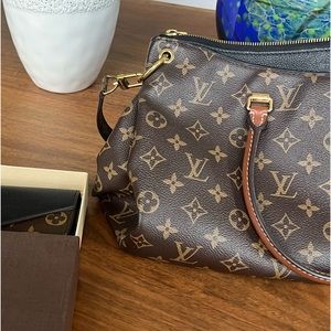 Gorgeous & Classy shoulder bag